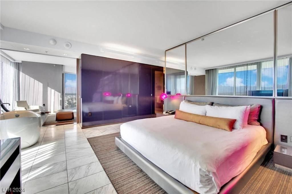 Hotel & Casino: Flamingo Las Vegas Review